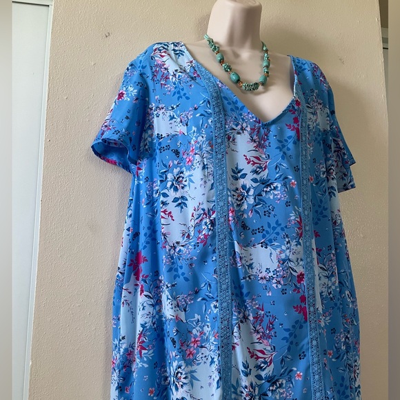 The Pioneer Woman Blue Floral Blouse - Picture 7 of 10